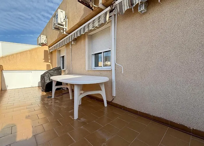 2 Bedroom Stunning In *